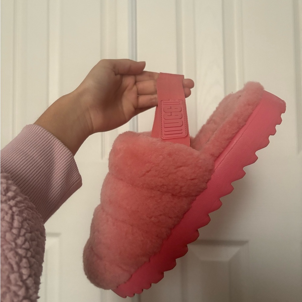 UGG Super Fluff Women's Pink/ Coral Slipper- Size 6 SLINGBACK SLIP ON